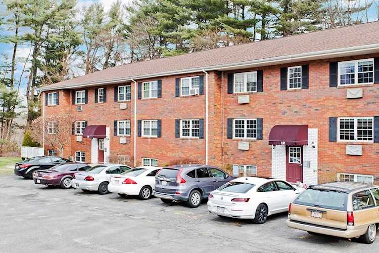 4 Maple Crest Cir #E Holyoke, MA 01040