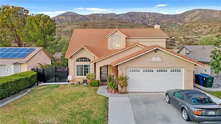 954 W 59th St San Bernardino, CA 92407