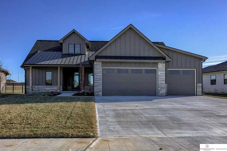 11761 S 107 St Papillion, NE 68046