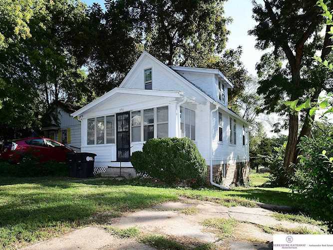 3731 N 39 St Omaha, NE 68111 | MLS 22223401 Photo 1
