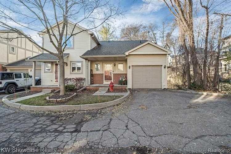 103 Walnut Rochester, MI 48307