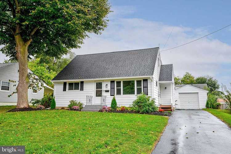 69 Charles Bossert Dr Bordentown, NJ 08505