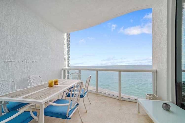 15901 Collins Ave #1104 Sunny Isles Beach, FL 33160