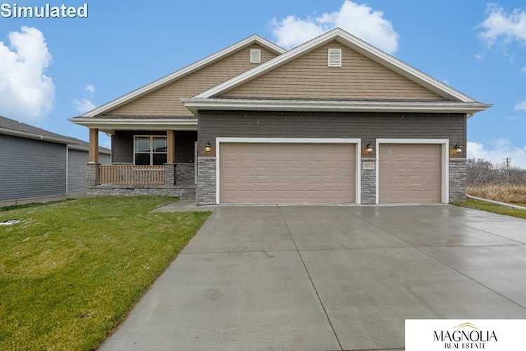 11911 Lake Vista Dr Papillion, NE 68046