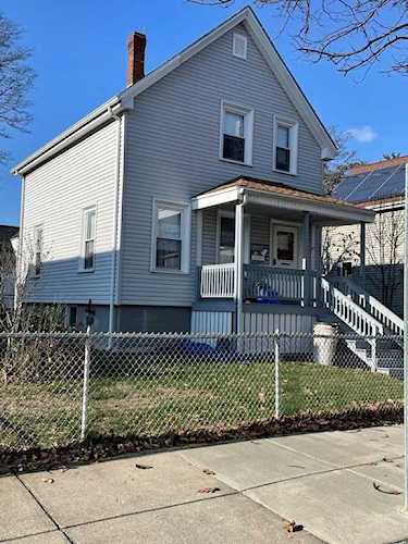 41 Sheafe St Malden, MA 02148