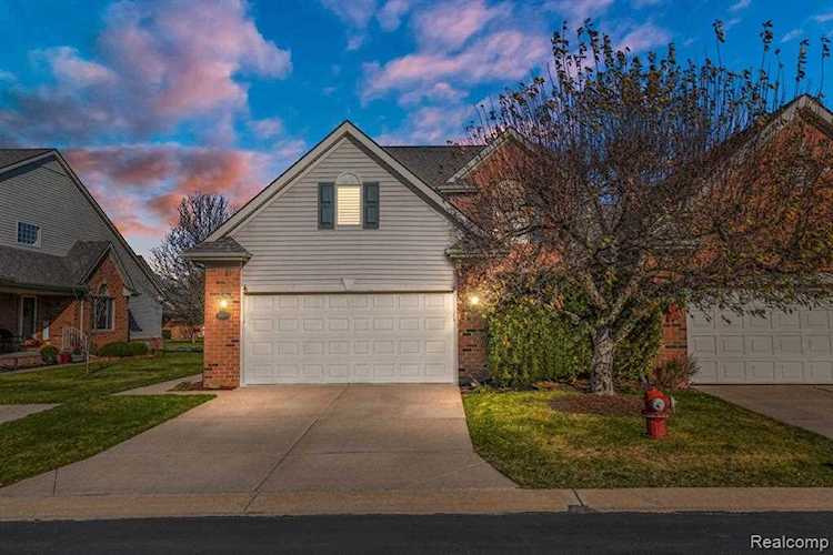 3909 Knightbridge Sterling Heights, MI 48314