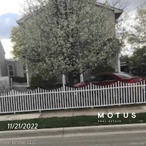 437 N Saginaw Pontiac, MI 48342