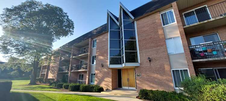 1056 N Mill St #110 Naperville, IL 60563