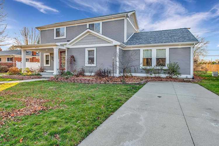 31021 Greater Mack Ave, Saint Clair Shores, MI 48082 in Francis Lake Shore Park Sub|Macomb MLS# 50096705 Photo 1