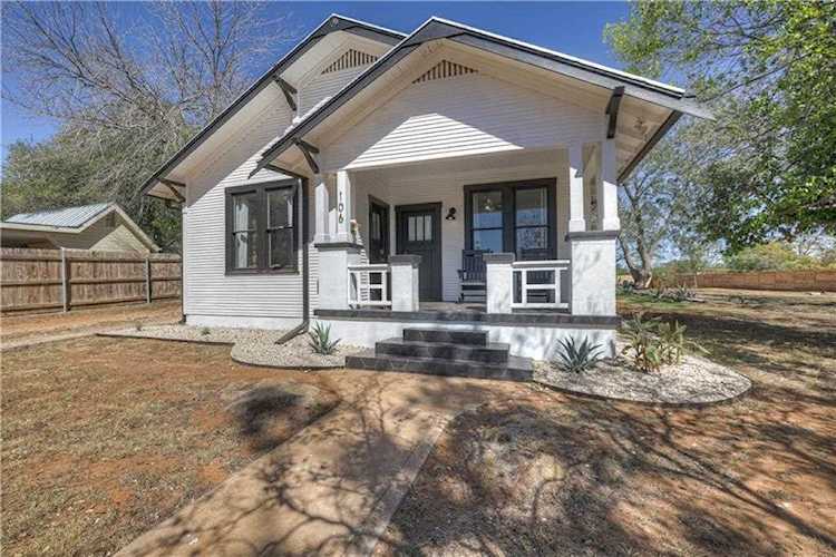 106 E Nimitz ST Fredericksburg, TX 78624