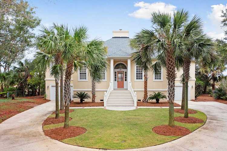 13 Waterway Island Dr Isle Of Palms, SC 29451