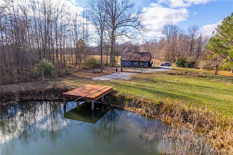 9314 N Little Farm Rest Rd Commiskey, IN 47227