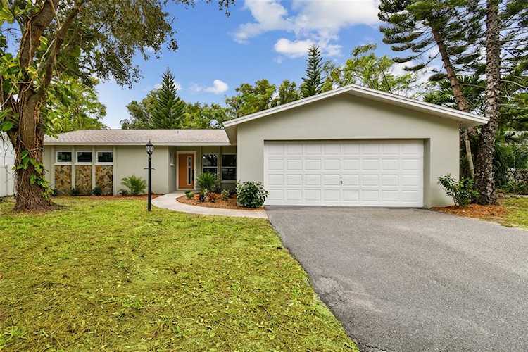 8464 136th St Seminole, FL 33776