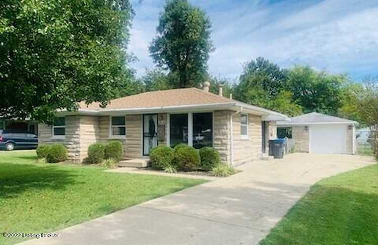 2419 Paddock Ln Louisville, KY 40216 | MLS 1622789 Photo 1