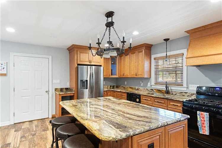3171 Island Rd Gloucester, VA 23061 home for sale, MLS#10465610 - Crescas Real Estate Photo 1