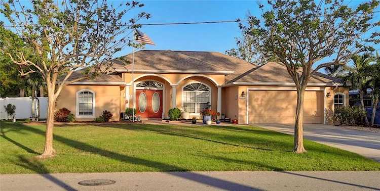 1113 Pine Rd Venice, FL 34285