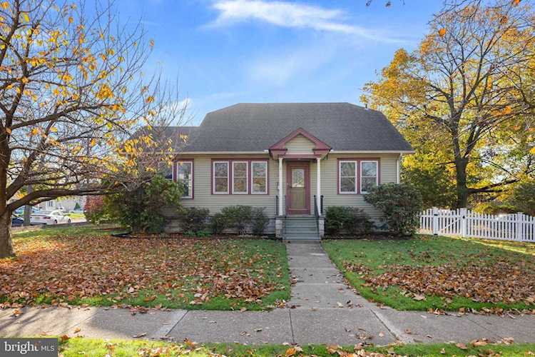 34 Charles St E Palmyra, NJ 08065