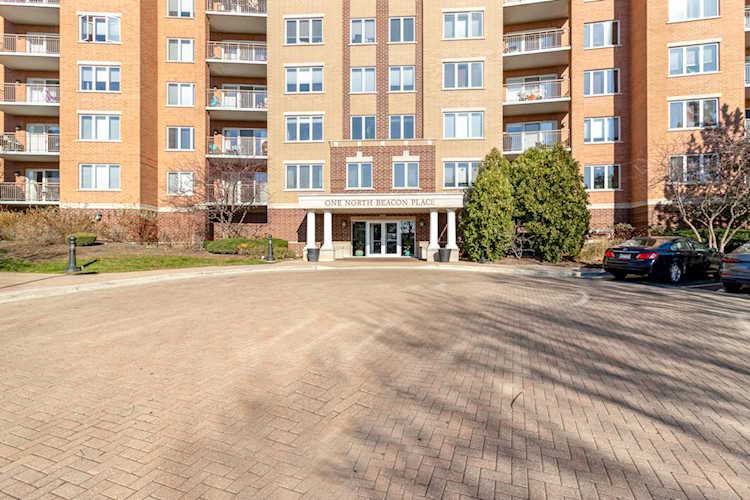 1 N Beacon Place #601 La Grange, IL 60525