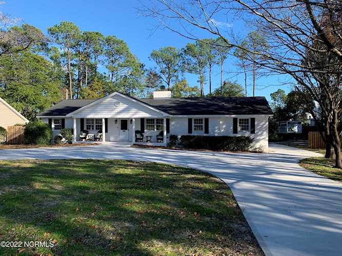 Home For Sale At 141 Cardinal Drive, Wilmington NC 28403 $592,000 Photo 1