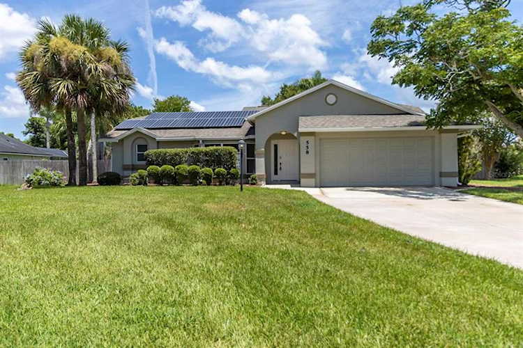 558 Lagoon Dr Oviedo, FL 32765