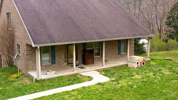 4320 ScottsFerry Rd Versailles, KY 40383