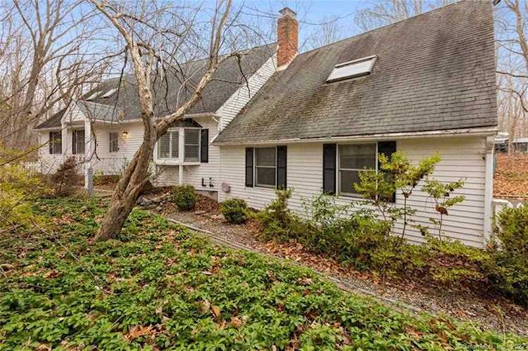 35 Bartlett Drive Madison, CT 06443