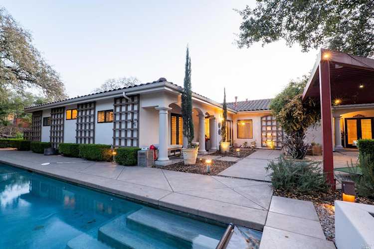 1107 Castle Oaks Drive Napa, CA 94558