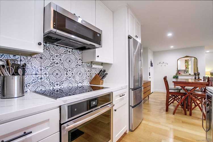 6455 La Jolla Blvd #305 La Jolla, CA 92037