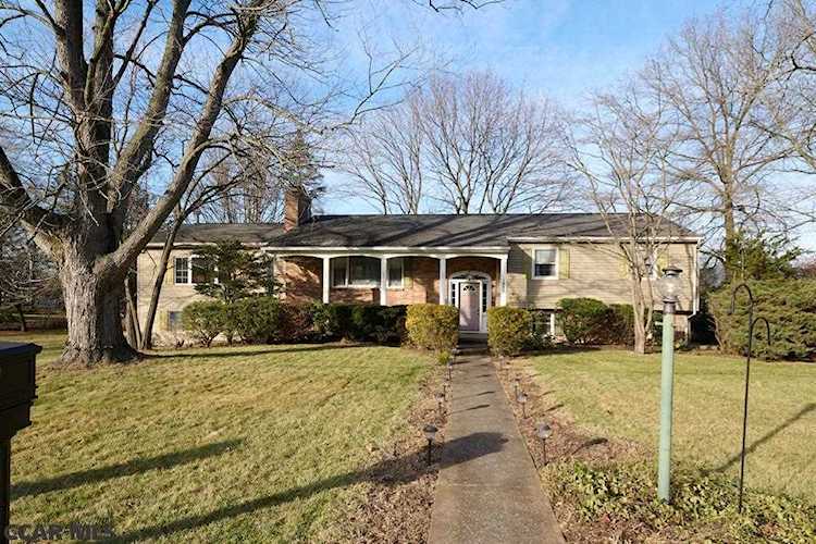 1031 Kathryn Street Boalsburg, PA 16827