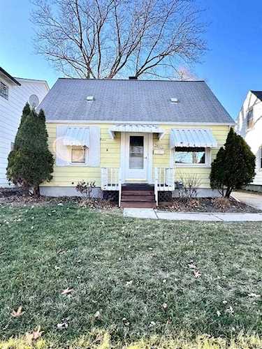 3809 Edgar Royal Oak, MI 48073