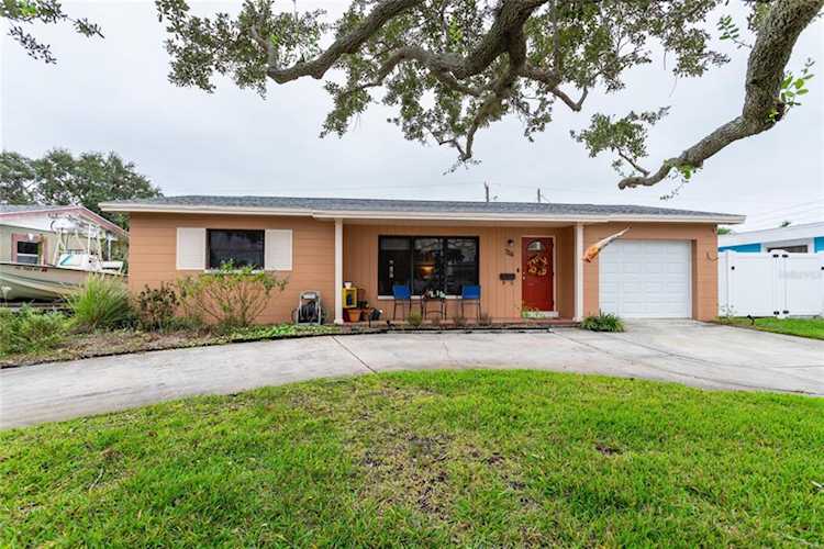 726 44th Ave NE St. Petersburg, FL 33703
