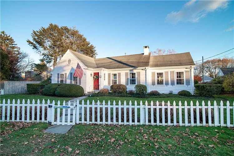 12 Weeden Ave East Providence, RI 02916