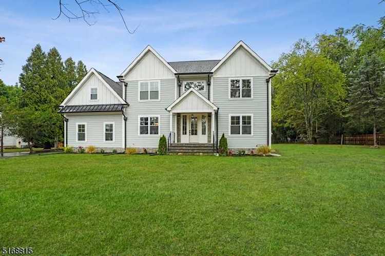 211 Walnut St Livingston Twp., NJ Photo 1