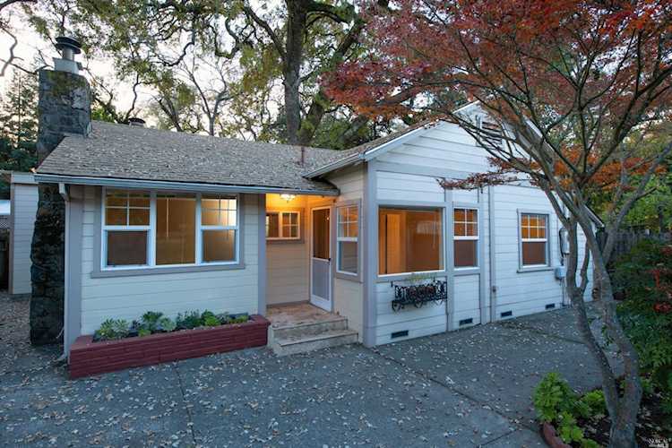 19230 Riverside Drive Sonoma, CA 95476