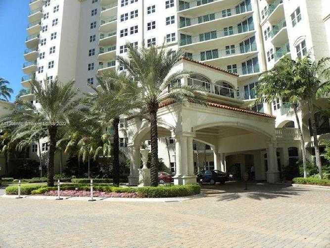 19900 E Country Club Dr #218 Aventura, FL 33180