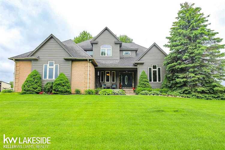 5914 Timberwood Lane Almont, MI 48003