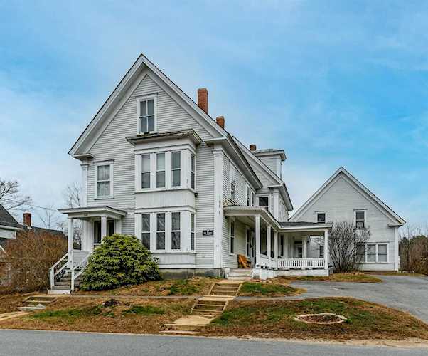 33 Bridge St Pittsfield, NH 03263