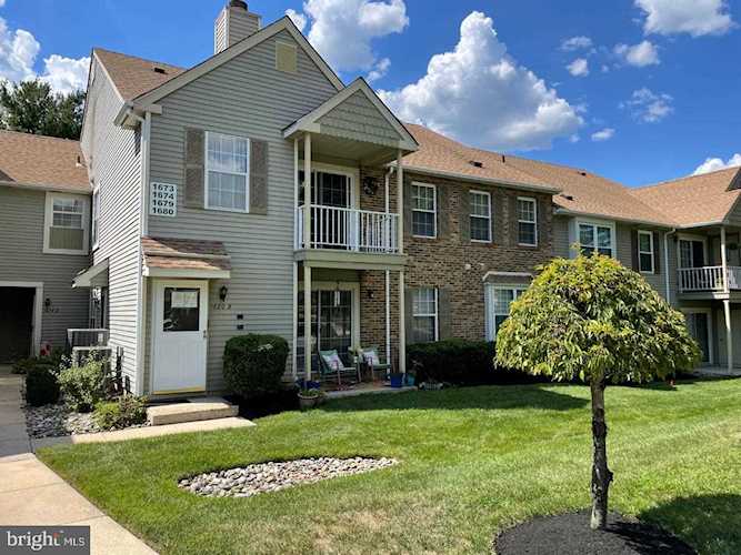 1680B Thornwood Dr Mount Laurel, NJ 08054