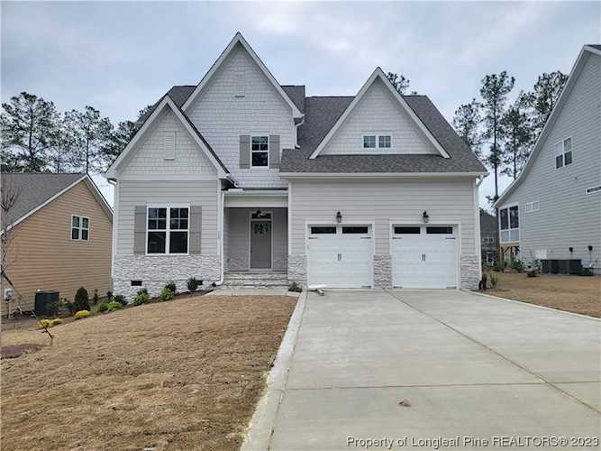159 Scholar Dr Spring Lake, NC 28390