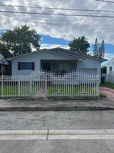 254 NW 43rd St Miami, FL 33127