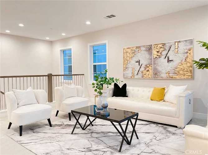 120 Sierra Madre Lake Forest, CA 92630