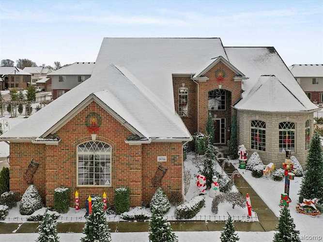 24788 Arrowhead, Macomb, MI 48042 in Pinnacle Woods Sub|Macomb MLS# 60175341 Photo 1