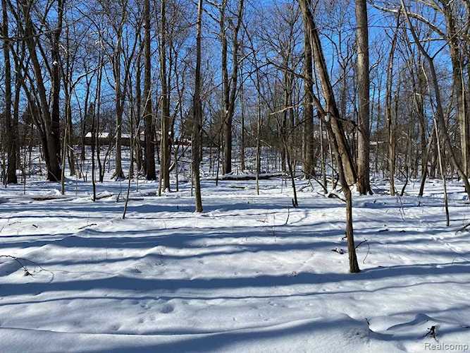 002 Hobson Waterford, MI 48328