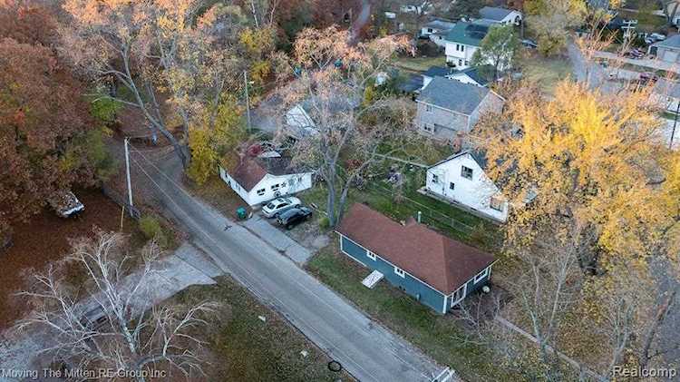 9001 Gittins, Commerce Twp, MI 48382 in Boulevard Sub|Oakland MLS# 60175680 Photo 1