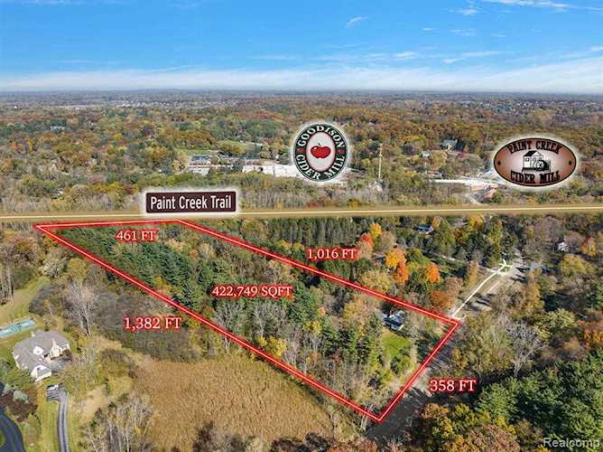 4620 Gallagher Rochester, MI 48306