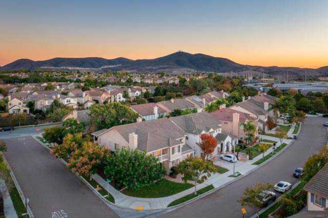 9853 Falcon Bluff San Diego, CA 92127