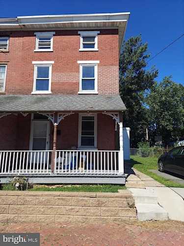 8 Church St Brookhaven, PA 19015
