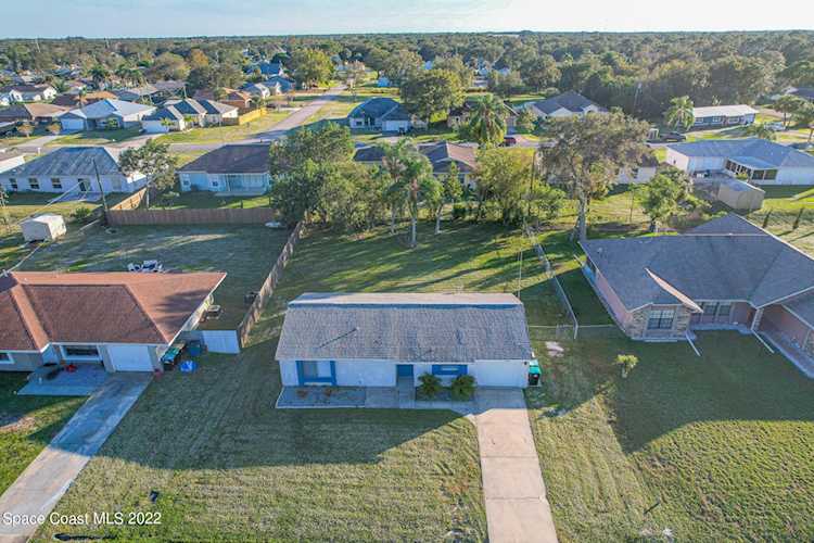 2132 NE Fallon Boulevard Palm Bay, FL 32907