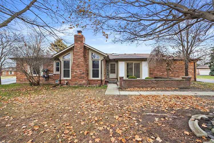 49337 Sheridan Ct Shelby Twp, MI 48315