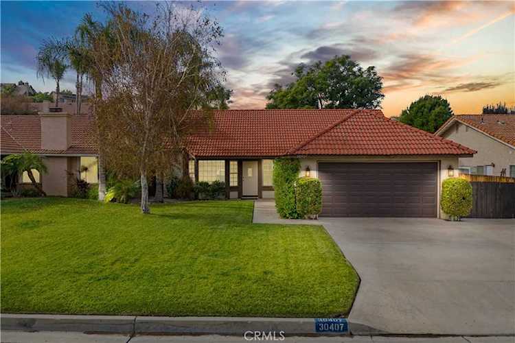 30407 Emperor Dr Canyon Lake, CA 92587